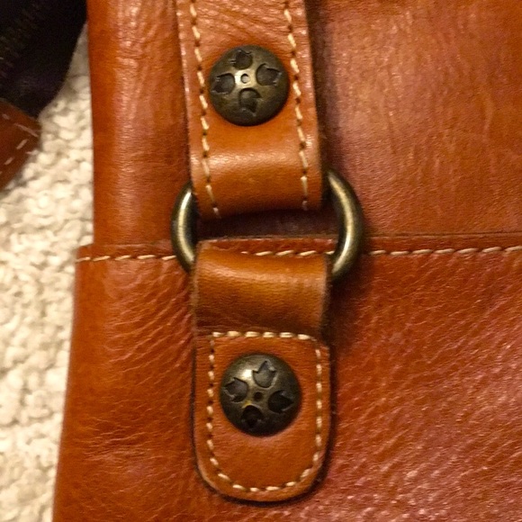 Patricia Nash Leather crossbody bag. - Picture 7 of 8
